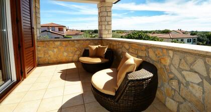 Great Villa With Balcony