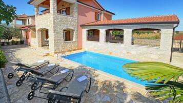 Villa | Pool | Indoor pool, outdoor pool