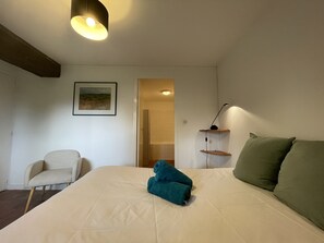 House | 3 bedrooms, individually furnished, iron/ironing board