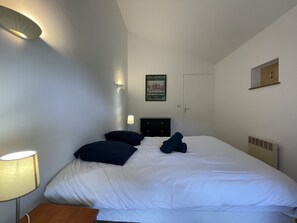House | 3 bedrooms, individually furnished, iron/ironing board