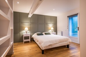 House | 8 bedrooms, iron/ironing board - Luxury Manor & Spa Getaway in Sarthe (Coulaines)