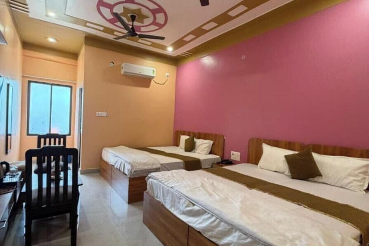 Family Room | In-room safe, desk, laptop workspace, iron/ironing board
