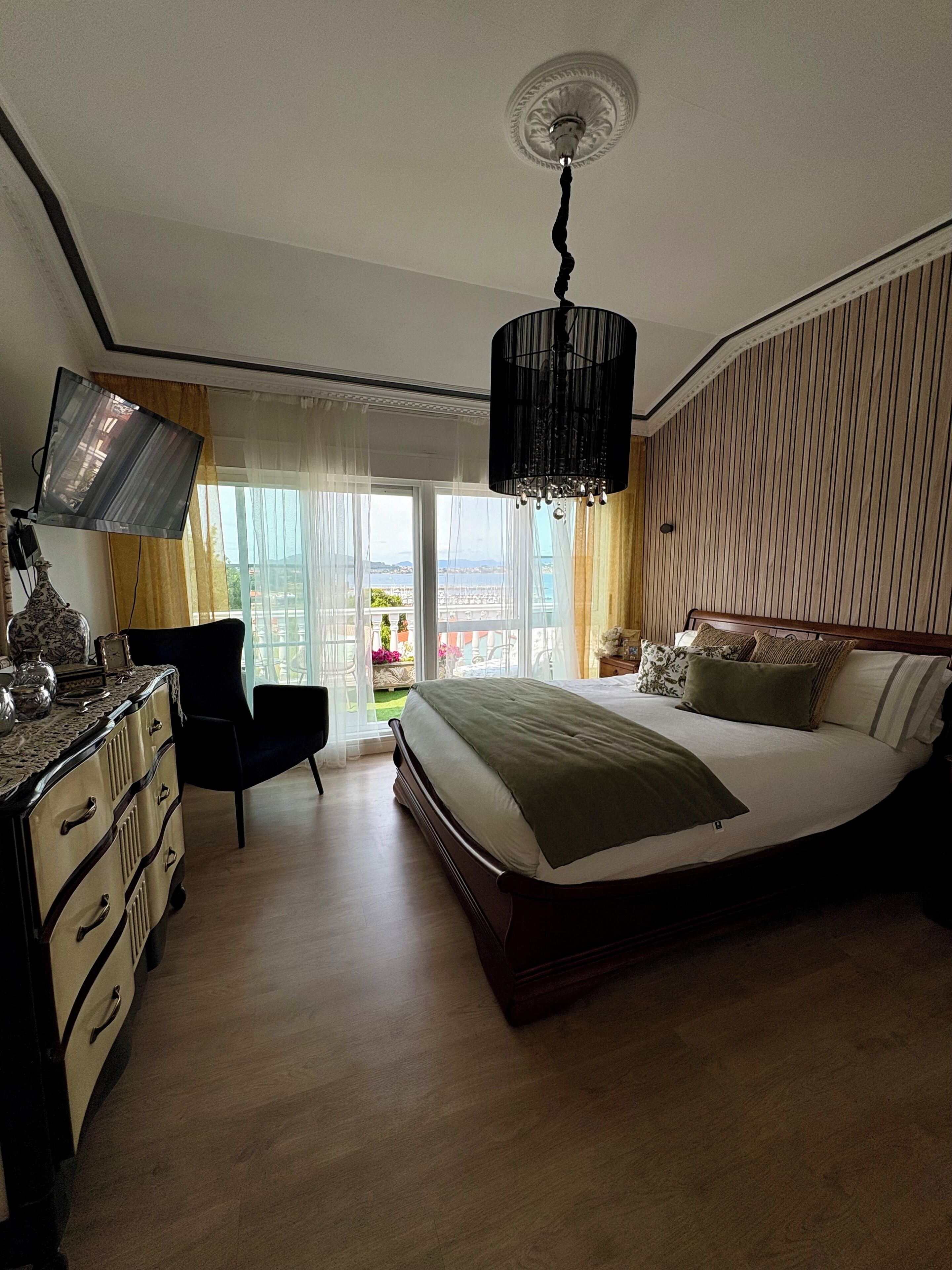 4 bedrooms, WiFi, bed sheets