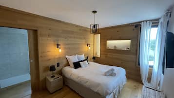 Villa | 4 bedrooms, iron/ironing board