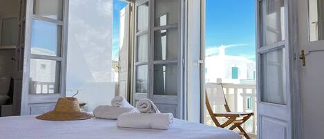 1 bedroom, desk, iron/ironing board, WiFi