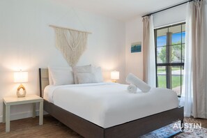 3 bedrooms, desk, iron/ironing board, free WiFi