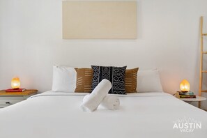 3 室のベッドルーム、デスク、アイロン / アイロン台、WiFi (無料)