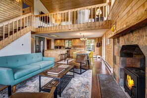 تلفزيون، مدفأة، مكتب