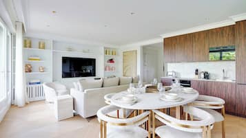 Apartment | Dining