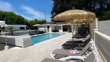 Rumah | Kolam renang | Kolam renang indoor dan kolam renang outdoor