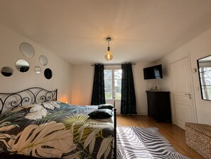 House | 4 bedrooms, iron/ironing board