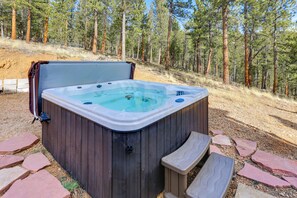 House (4 Bedrooms) | Interior - 8 Mi to Staunton State Park: Mtn-view Hideaway! (Pine)
