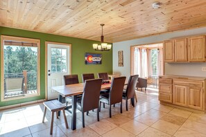 Talo (4 Bedrooms) | Sisätilat