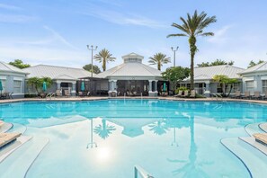 A heated pool - Magical Stay Near Disney / Pool + Resort Access (Kissimmee)
