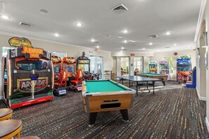 Game room - Magical Stay Near Disney / Pool + Resort Access (Kissimmee)