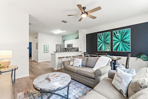 Smart TV - Magical Stay Near Disney / Pool + Resort Access (Kissimmee)