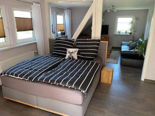 1 bedroom, free WiFi, bed sheets