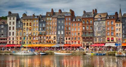 Elegant Chateau Escape for 2 - Nature & Calm