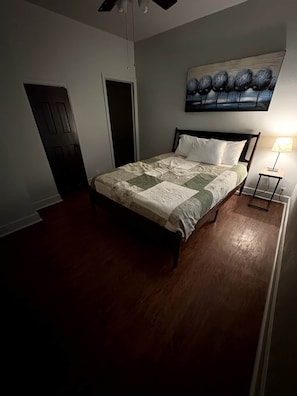 3 bedrooms, free WiFi, bed sheets - Cozy Main Floor- Hecla (Hecla)