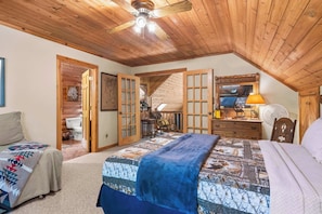 3 bedrooms, iron/ironing board, WiFi, bed sheets - Bradley's Bend Trout Fishing Riverfront Log Cabin (Thompsonville)