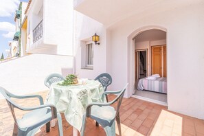 Apartment | Outdoor dining