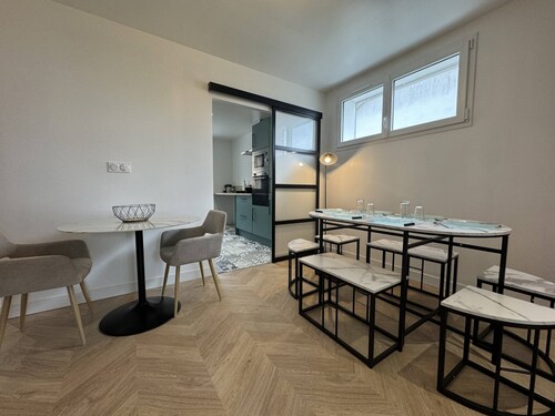 Peaceful Home With Terrace & Parking