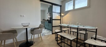 บ้านเงียบสงบ พร้อมระเบียง & ที่จอดรถ