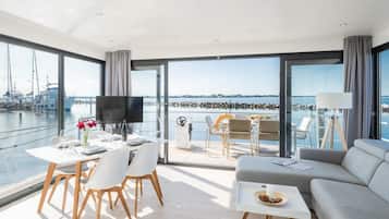 Mobile Home | Living room