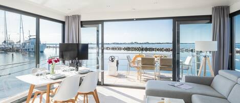 Mobile Home | Living room