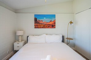 2 室のベッドルーム、アイロン / アイロン台、WiFi、ベッドシーツ