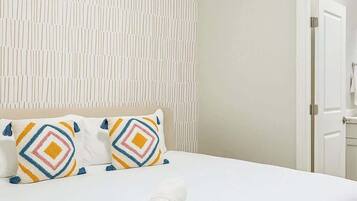 2 chambres, fer et planche à repasser, Wi-Fi, draps fournis