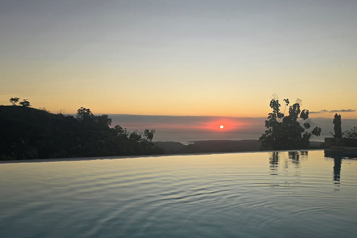 Deluxe enkelrum - 1 queensize-säng - tillgång till pool - havsutsikt | Utsikt från rummet