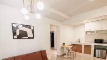 In-room safe, desk, laptop workspace, free WiFi