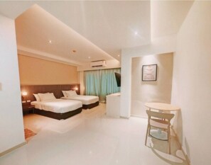 In-room safe, desk, laptop workspace, free WiFi