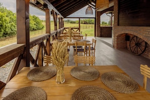 Outdoor dining - My little Farm Agroturizam (Ogladjenovac)
