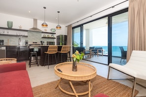 Condo, 1 quarto | Área de estar | Smart TV