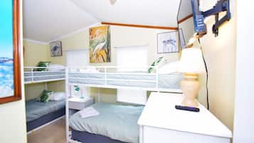 3 bedrooms, iron/ironing board, free WiFi