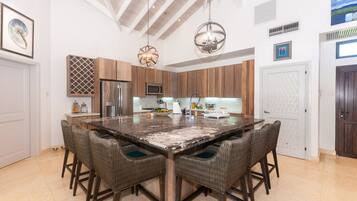 House, 2 Bedrooms | Private kitchen | Fridge, oven, coffee/tea maker