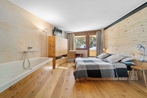 Chic Wellness Apartment and Balcony