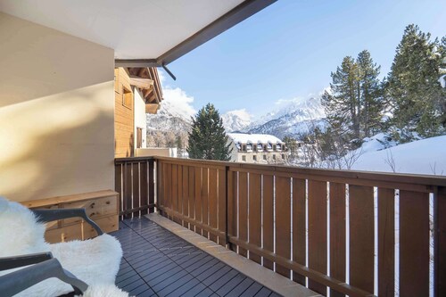 Chic Wellness Apartment and Balcony