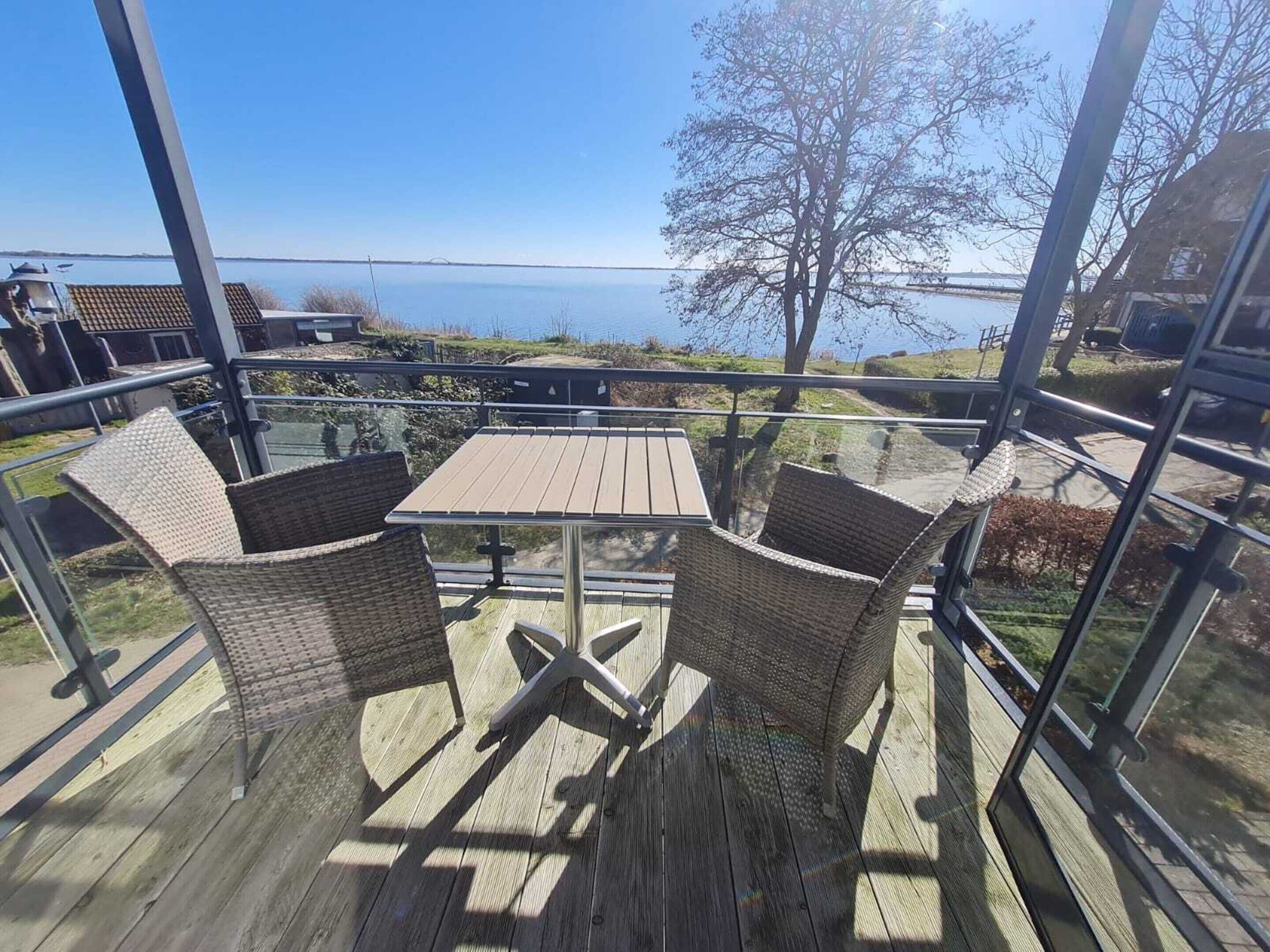 Apartment | Outdoor dining