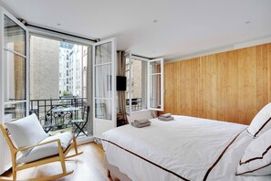 Apartment - Chic 2BR Retreat for 4P- Heart of Invalides (Paris)