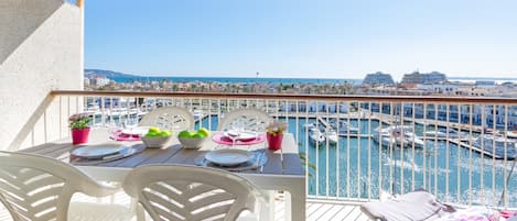 Apartment | Speisen im Freien