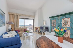 Apartment | Living area