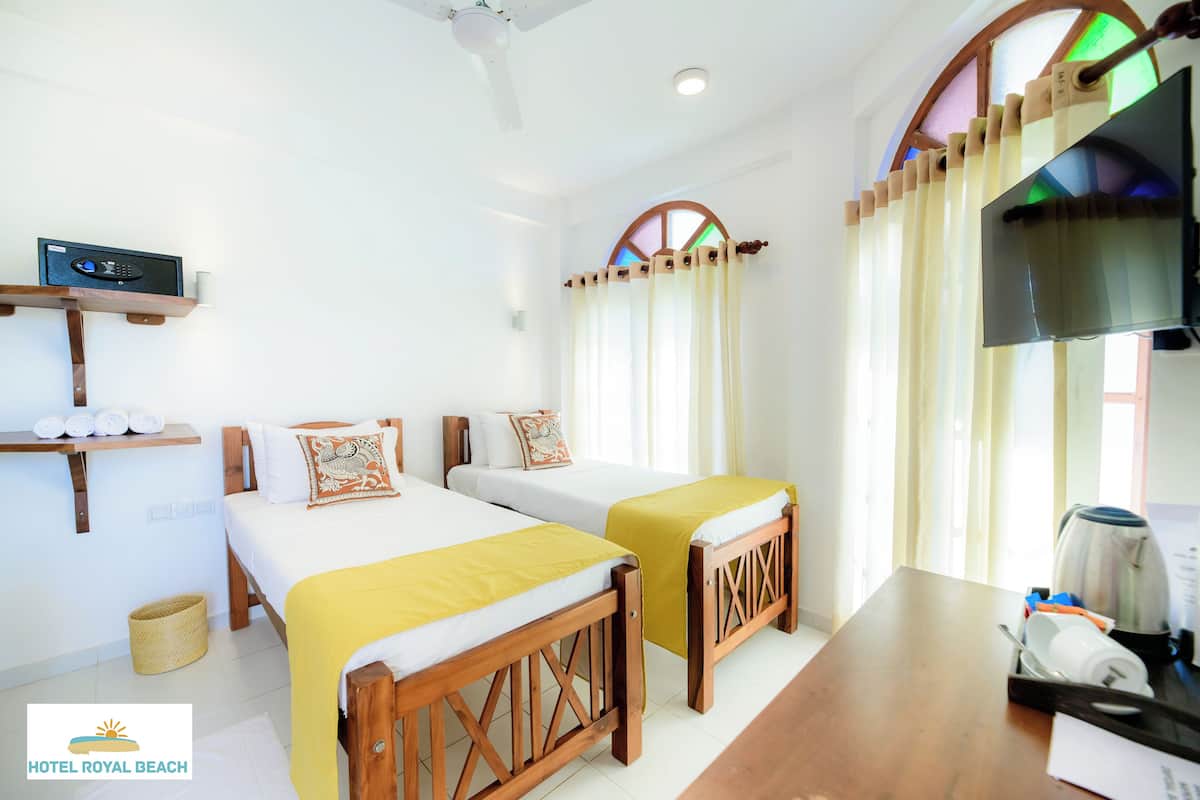 Quarto casal standard, sacada, vista para o jardim