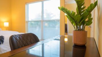 6 chambres, fer et planche à repasser, Wi-Fi, draps fournis