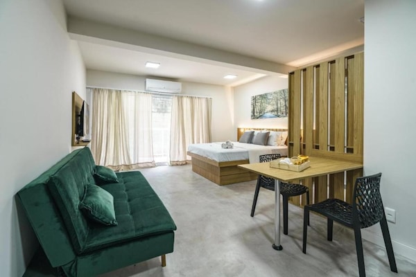 Studio, Lanai | Living area