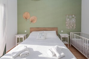 3 bedrooms, iron/ironing board, travel cot, free WiFi