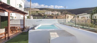 3BR Color & Salt Notes House-Pool & Garden