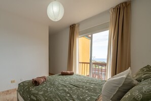 3 chambres, fer et planche à repasser, Wi-Fi gratuit, draps fournis
